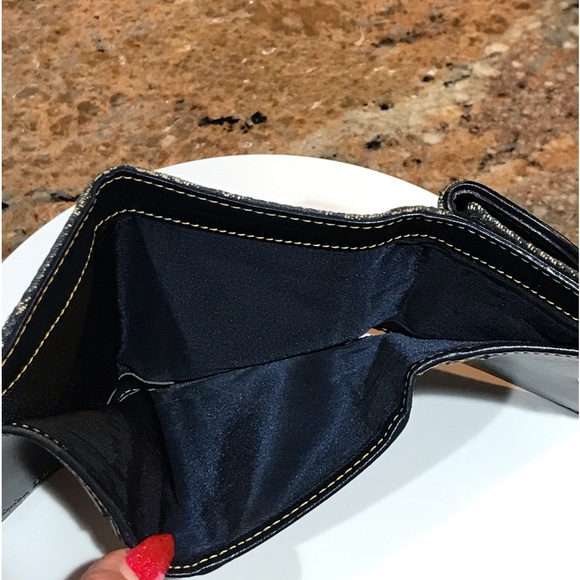 DIOR Signature Saddle Oblique Compact Trifold Wallet ๐โค๏ธโ๐ฅ๐ฅ - Picture 8 of 17